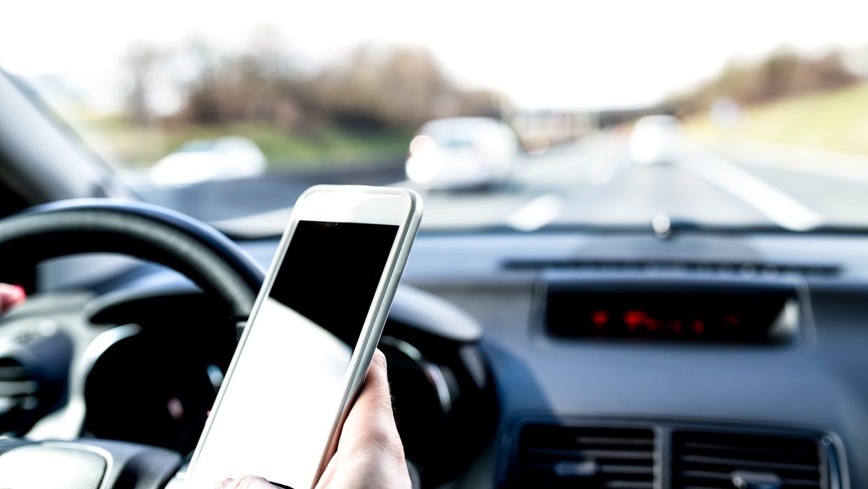 An overview of the issues of cell phones in use during driving